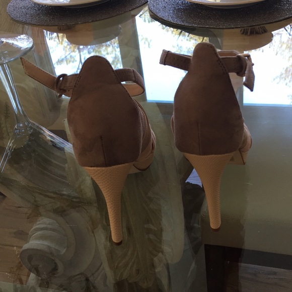 Shoes - Picture 3 of 6